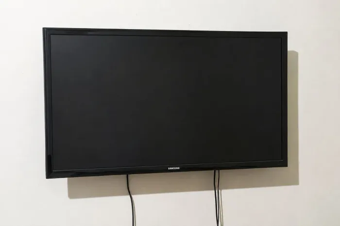 TV Samsung 32? LED Com Defeito na Tela - Liga Normal - HDMI/USB