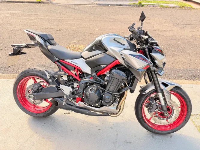 Kawasaki Z900 2023 Único dono comprada 0km em 2024.
