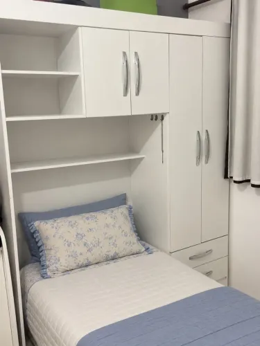 Guarda roupa de solteiro