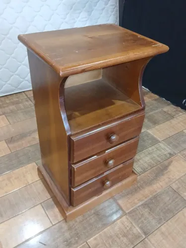 VENDO ESSA MESINHA DE MADEIRA