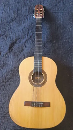 Violão nylon Rozini com captação fishman
