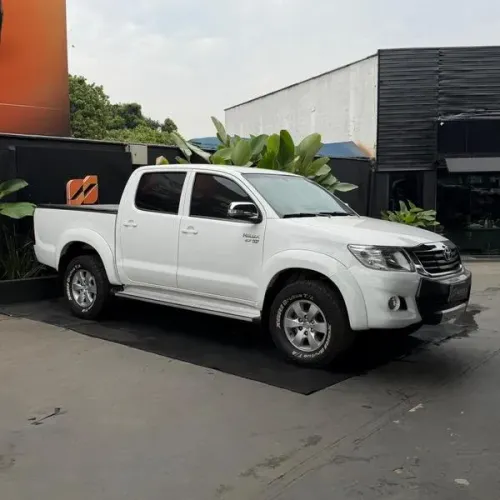 Toyota Hilux CD SRV 4X2 2.7 Flex 16V Aut. 2015