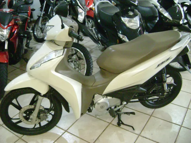 HONDA BIZ 125i BRANCO 2022