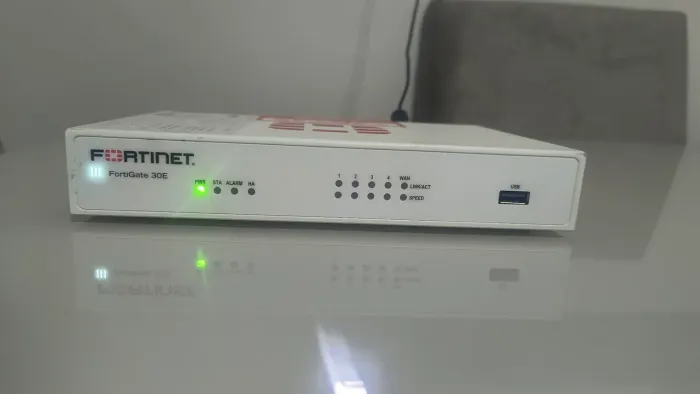 FORTINET 30E COM FONTE USADO
