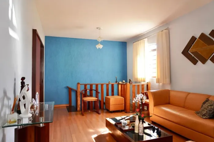 Casa à Venda - Cachoeirinha, 5 Quartos, 313 m2