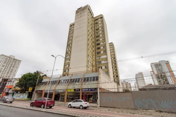 Apartamento semi mobiliado em frente à UTFPR (Direto com proprietário)
