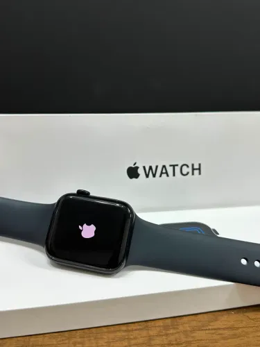 Apple Watch SE 3 44mm preto na garantia até janeiro 2027