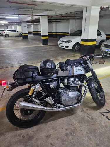 Royal Enfield Continental GT 650 edição especial de aniversário 120 anos zerada.
