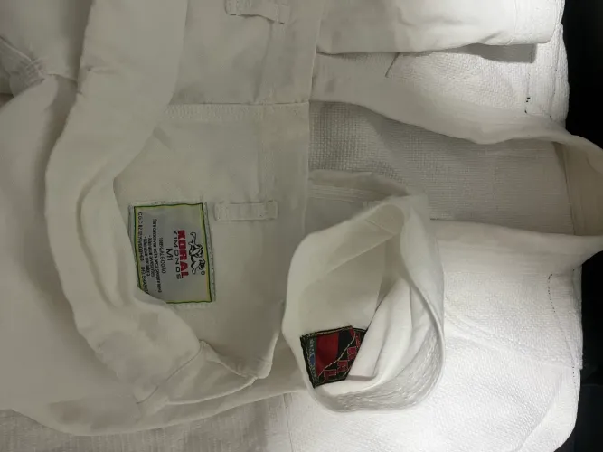 Kimono KORAL M 1 Branco Novo sem uso
