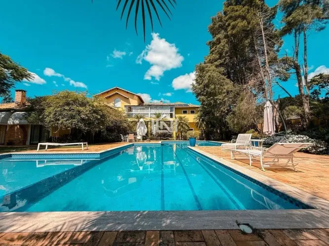 Casa à venda e locação no condomínio Jardim Mediterrâneo.