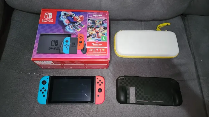 Nintendo Switch V2 DESBLOQUEADO + Acessórios (Envio OLX)