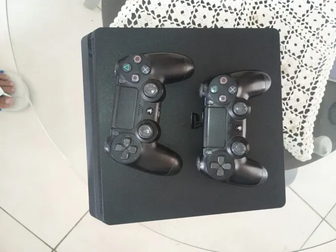 PS4 SLIM 