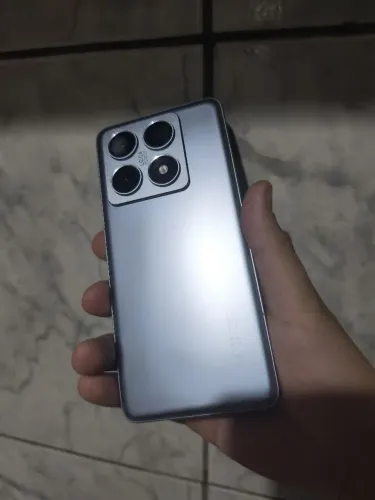 Vendo Xiaomi Mi 14T pró 512 gb 12 gb RAM