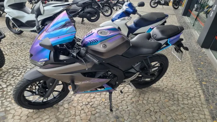 YAMAHA R15 ABS 2025