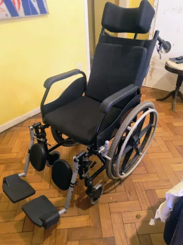 Cadeira de rodas Jaguaribe Reclinável 