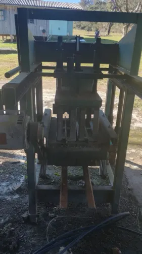 Máquina de bloco estrutural a venda, preço muito bom 