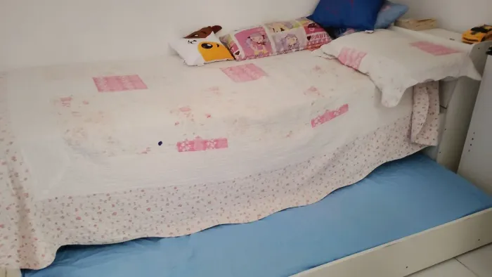 Cama solteiro com cama auxiliar 