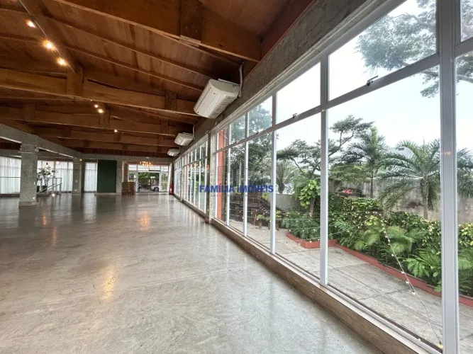 Terreno de 1.300m² à Venda no Ilha Porchat em São Vicente