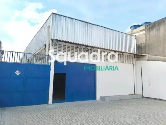 Galpão à Venda ou Aluguel  220 m²  Montese  Fortaleza/CE