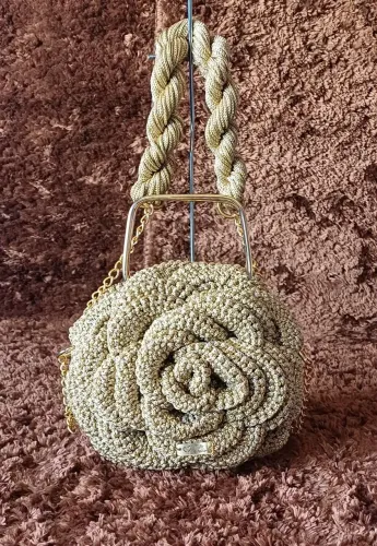 Bolsa Camélia de Crochê Mega Rosa 