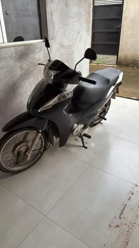 Vendo moto Biz 
