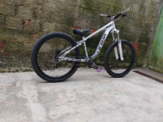 Bike Hupi naja 2025 cinza cromado