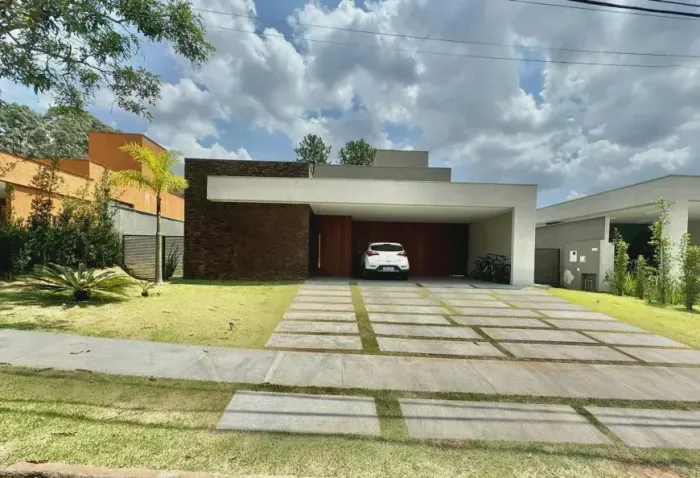 CONDOMÍNIO ÁRVORES