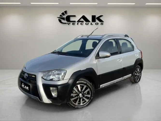 Toyota Etios Cross 1.5 Flex 16V 5P Mec. 2014