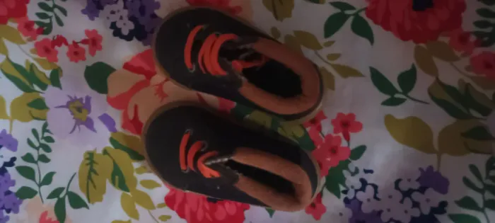 Bota masculina infantil numero 18.