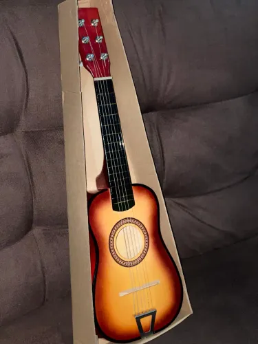 Violão infantil de brinquedo