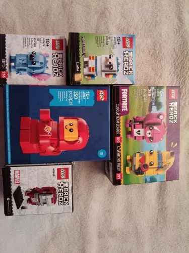 Lego brick Heads + lego astronauta