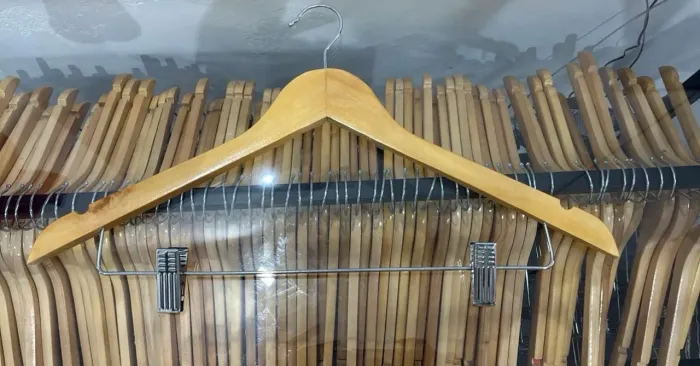 Cabides com presilha