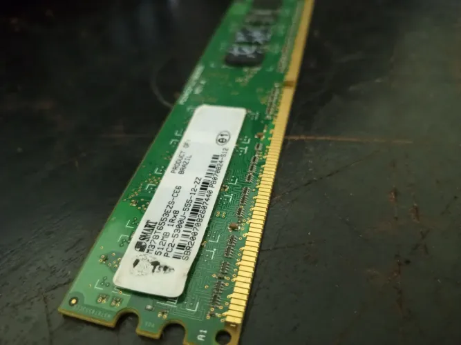 Memória RAM 512MB DDR2 Desktop (SMART PC2-5300U)