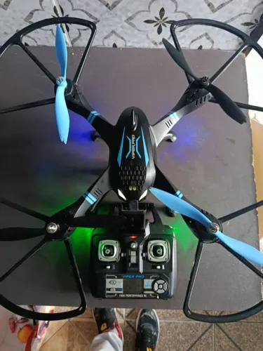 Drone Viper pro, com câmera integrada HD wi-fi...