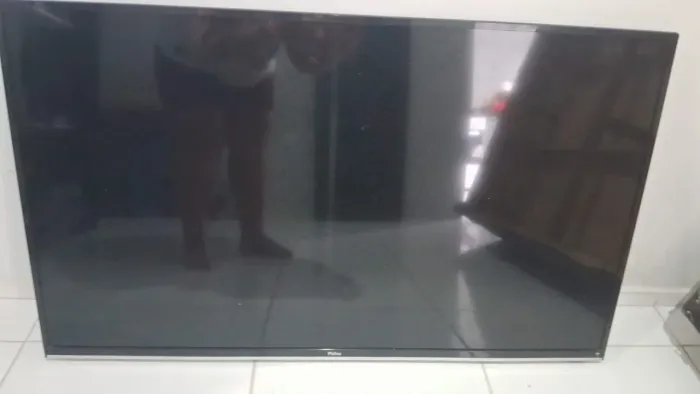 Tv philco 50 polegadas com pequeno defeito 