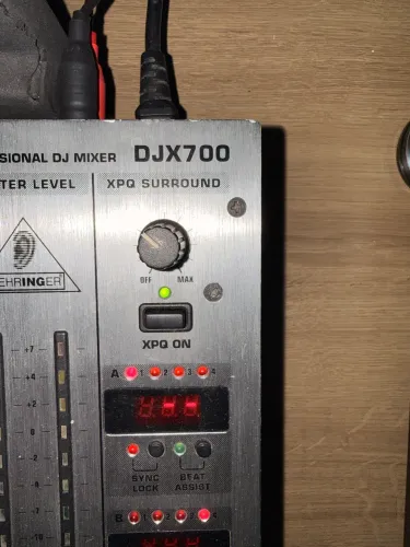Mixer Behringer DJX700