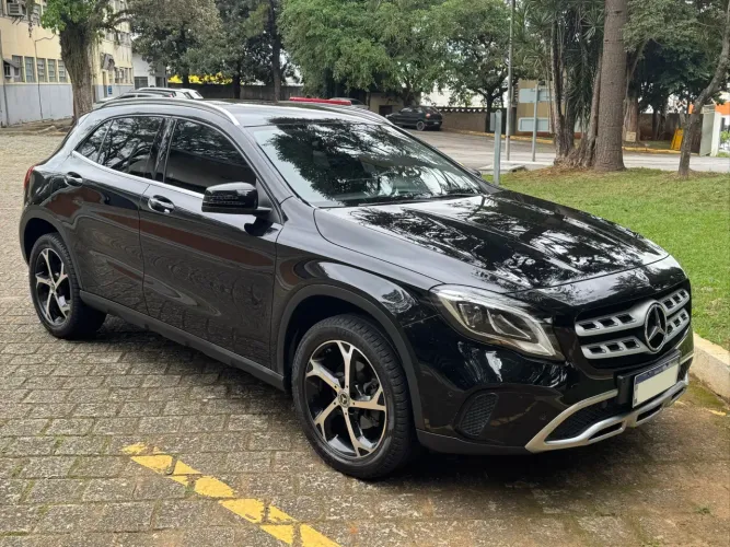 Mercedes-Benz GLA 200 Adv. 1.6/1.6 TB 16V Flex Aut. 2018