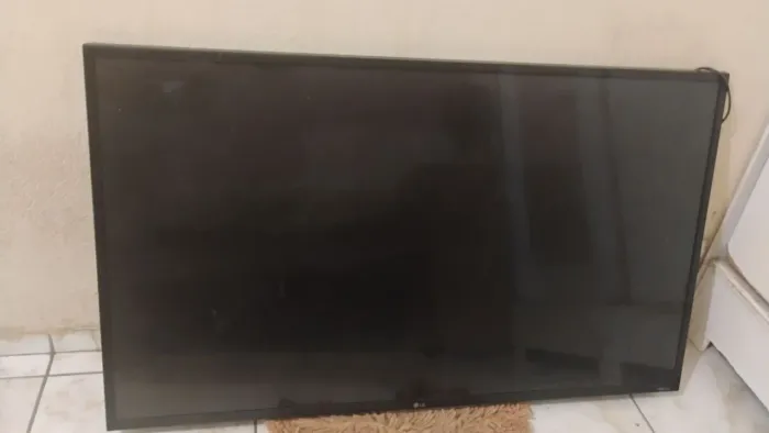 Tv semi nova