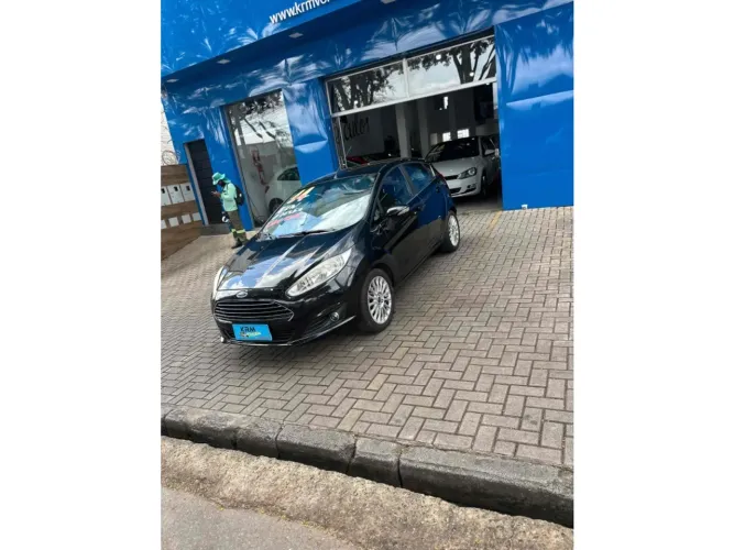 Ford Fiesta 1.6 SE Hatch 16V Flex 4P Powershift 2014