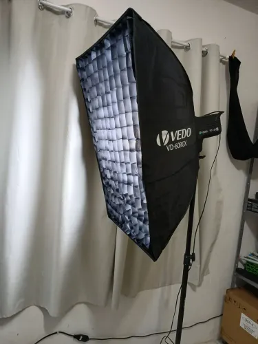 Iluminador 120w + softbox colmeia + tripé 2,60m