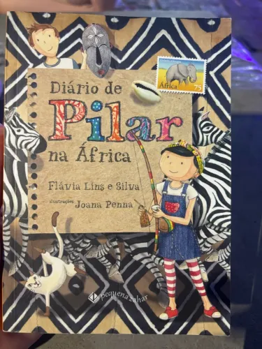 Vendo o livro Diário de Pilar na África