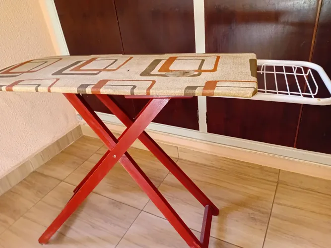 Tábua de passar roupa em madeira super reforçada