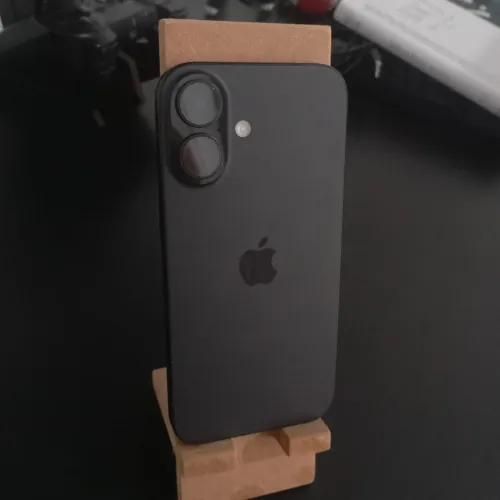 CELULAR IPHONE 16 128 GIGAS COMPLETO ,DESAPEGO 3.600 COMPREI MES DE ABRIL, NÃO TROCO
