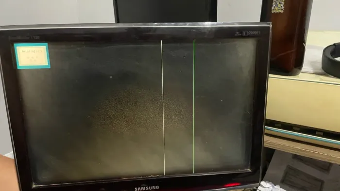 Monitor Samsung SyncMaster T190 19" (Para peças ou uso / Com detalhe)