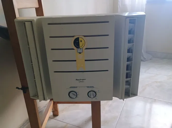 Ar condicionado Springer Midea, 6 meses de uso, novo, higienizado