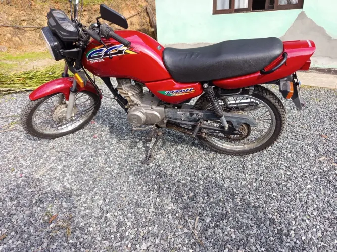 Vendo CG Titan,