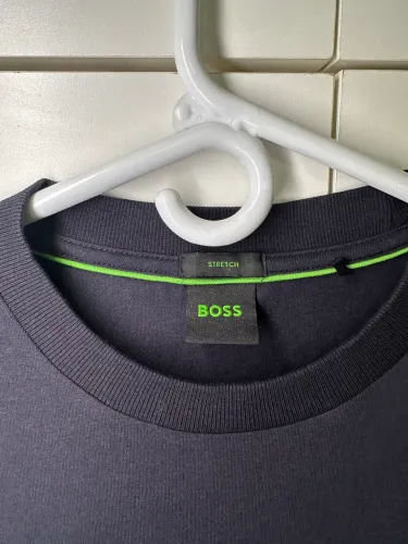 Camisa Preta Hugo Boss . Tamanho L 