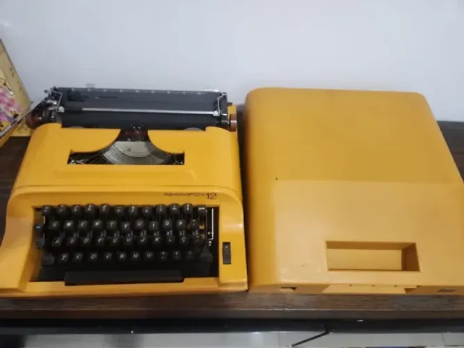 Máquina de Escrever Remington 12