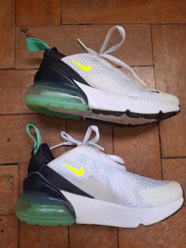 Tênis Nike Air Max 270 Infantil Tam 26.5 Branco/Volt-Preto-Azul Laser