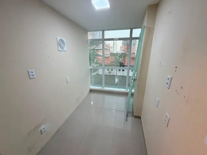 SALA COMERCIAL NO PENÍNSULA MALL
